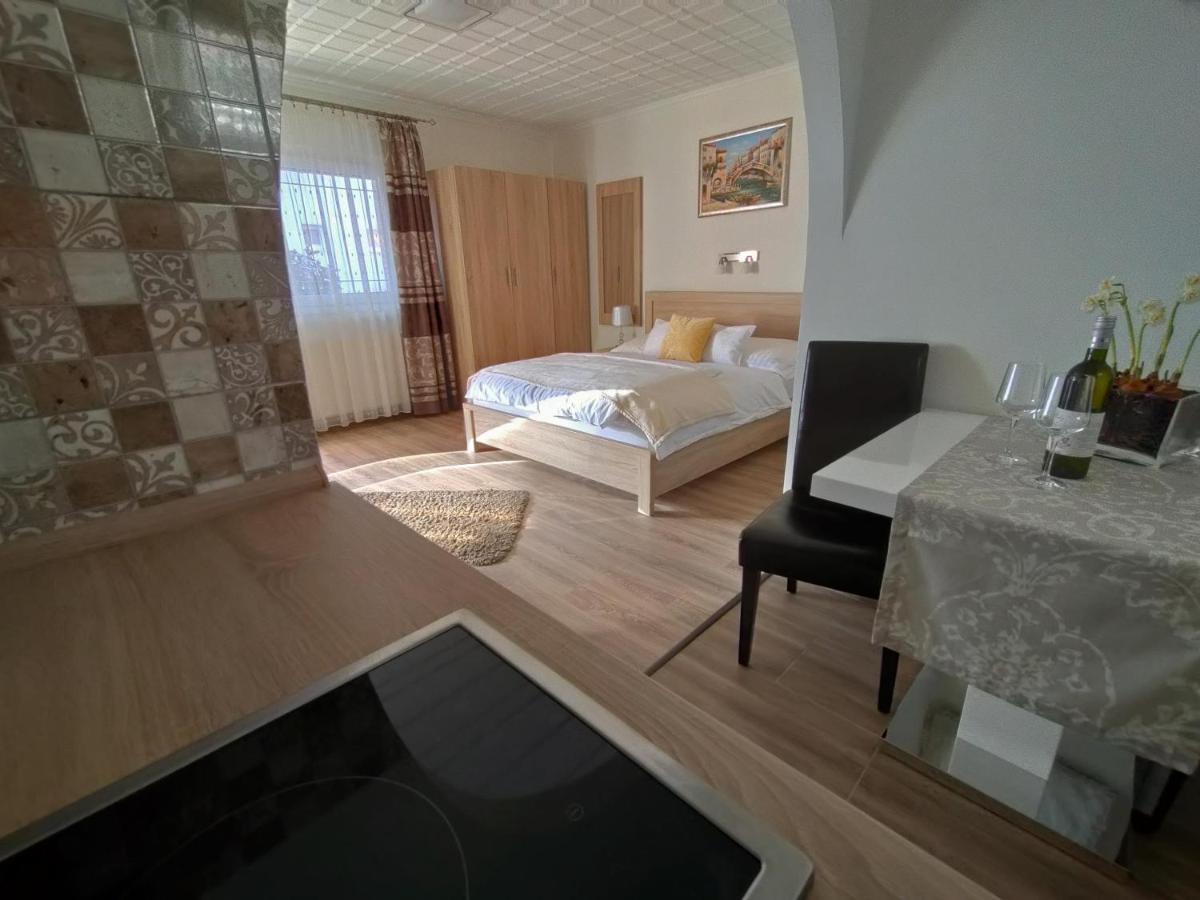 Szecsenyi Apartman Heviz Exterior photo