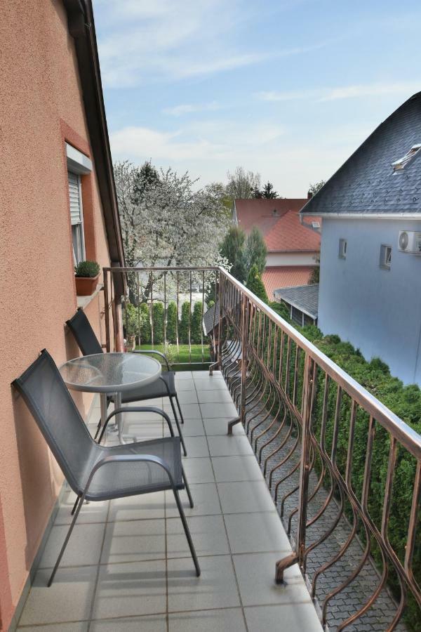 Szecsenyi Apartman Heviz Exterior photo